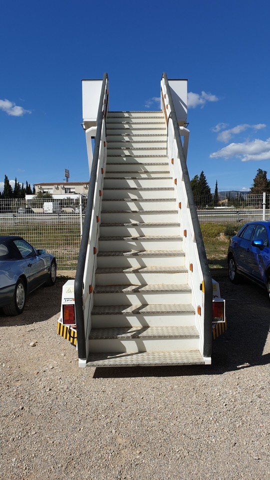TEMG Pax Stairs TG2244 - Pasažieru kāpnes: foto 5 TEMG Pax Stairs TG2244 - Pasažieru kāpnes: foto 5