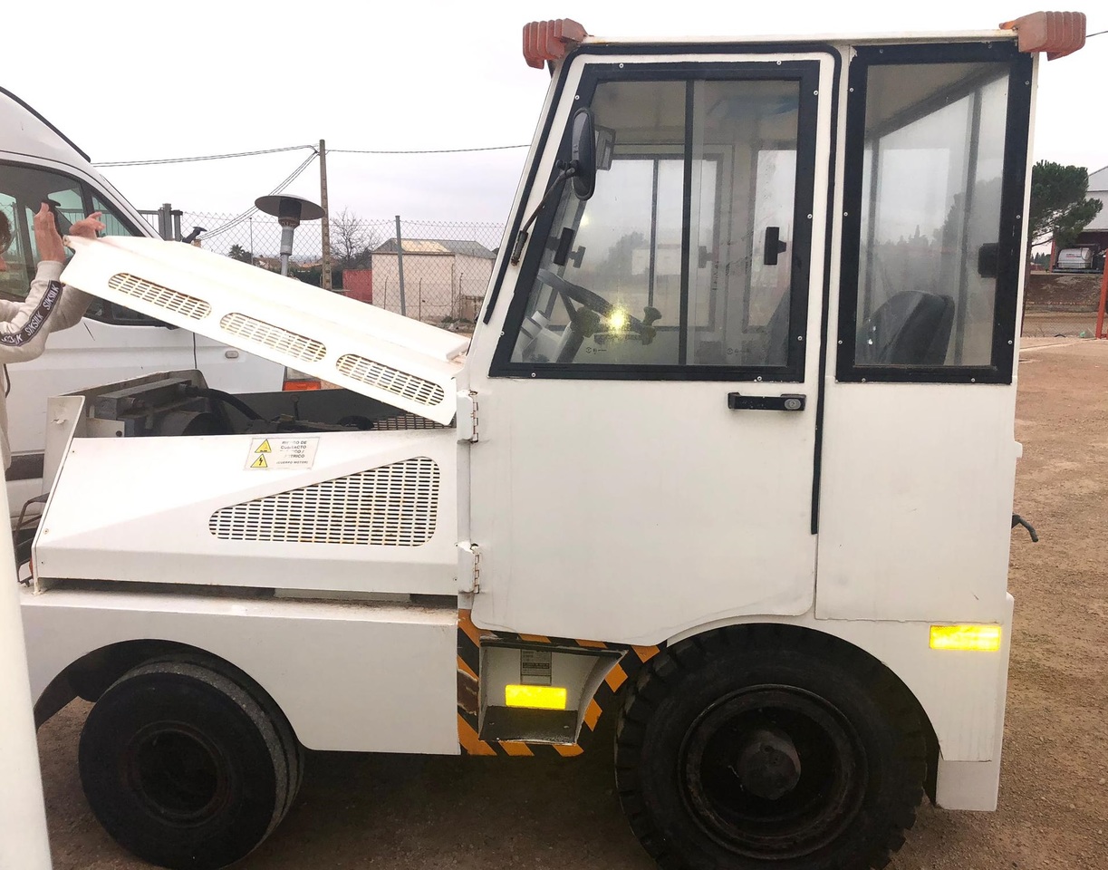 TEMG TRACTOR/DIESEL TG5000 - Bagāžas vilcējs: foto 5 TEMG TRACTOR/DIESEL TG5000 - Bagāžas vilcējs: foto 5