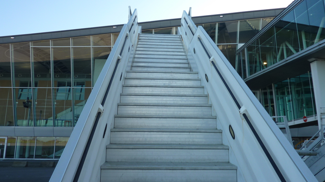 TLD Passenger stairs ABS580 - Pasažieru kāpnes: foto 2 TLD Passenger stairs ABS580 - Pasažieru kāpnes: foto 2