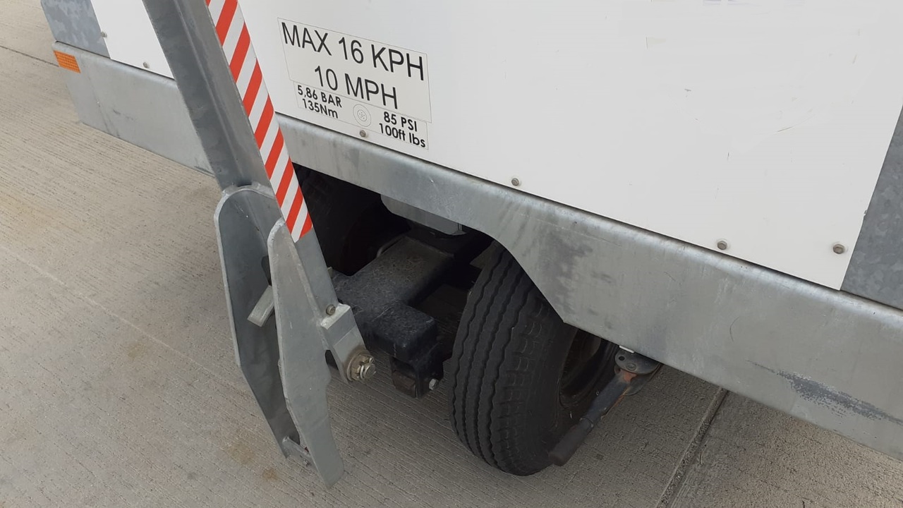 Guinault ASU GS280 - Zemes apkalpošanas iekārtas: foto 4 Guinault ASU GS280 - Zemes apkalpošanas iekārtas: foto 4