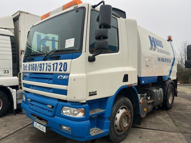 DAF 65 FA65.180 CF - Ielu tīrīšanas mašīna: foto 1 DAF 65 FA65.180 CF - Ielu tīrīšanas mašīna: foto 1
