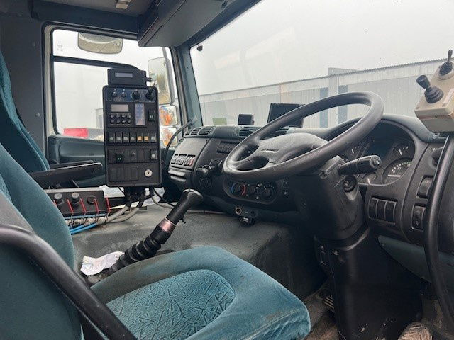 DAF 65 FA65.180 CF - Ielu tīrīšanas mašīna: foto 5 DAF 65 FA65.180 CF - Ielu tīrīšanas mašīna: foto 5