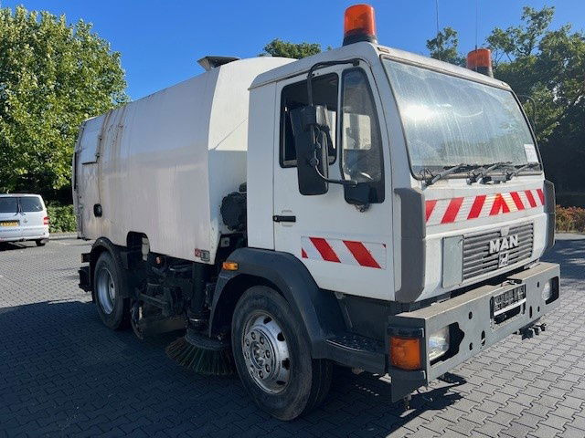 MAN 10.163 14.163 - Ielu tīrīšanas mašīna: foto 2 MAN 10.163 14.163 - Ielu tīrīšanas mašīna: foto 2