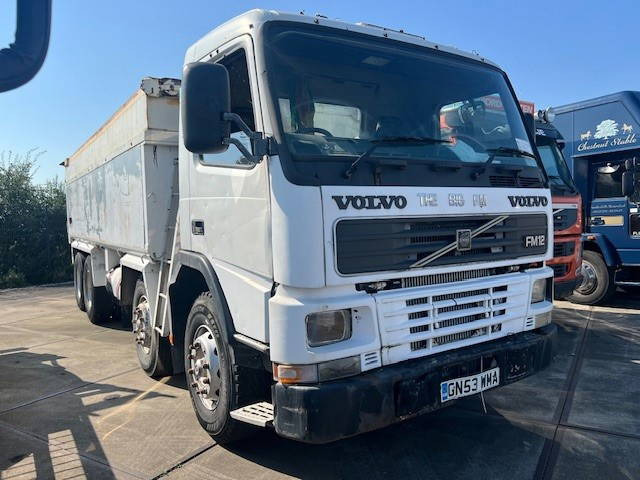 Volvo FM 12 FM12 8x4 - Kravas automašīna pašizgāzējs: foto 2 Volvo FM 12 FM12 8x4 - Kravas automašīna pašizgāzējs: foto 2