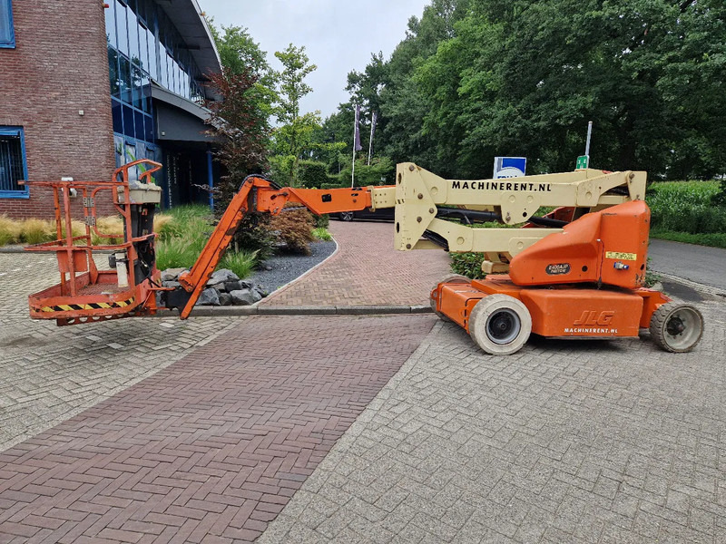 JLG E400AJPN - Izlices pacēlājs: foto 4 JLG E400AJPN - Izlices pacēlājs: foto 4