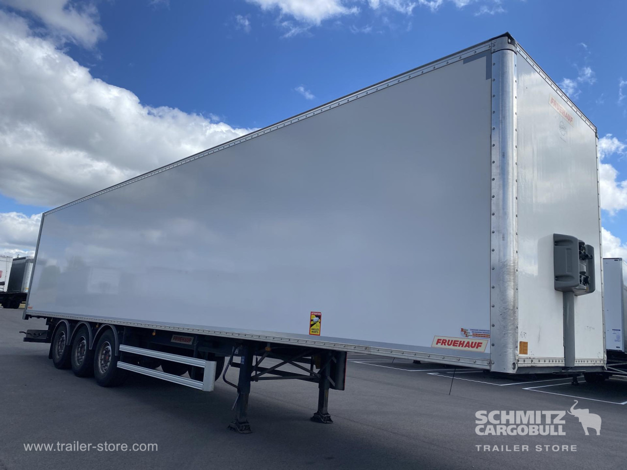 FRUEHAUF Dryfreight Standard - Puspiekabe slēgtā virsbūve: foto 1 FRUEHAUF Dryfreight Standard - Puspiekabe slēgtā virsbūve: foto 1
