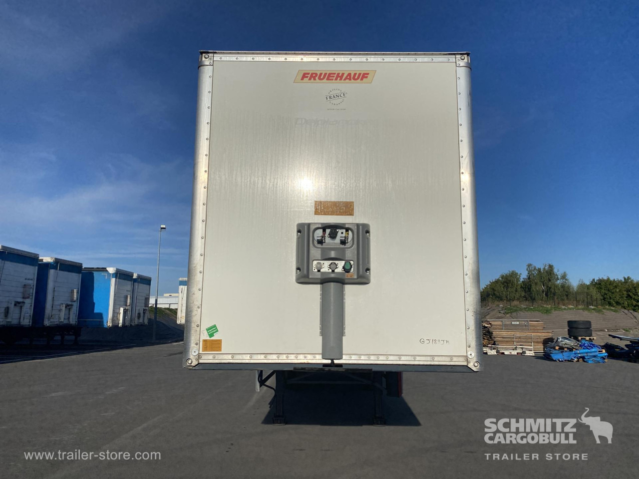 FRUEHAUF Dryfreight Standard - Puspiekabe slēgtā virsbūve: foto 3 FRUEHAUF Dryfreight Standard - Puspiekabe slēgtā virsbūve: foto 3