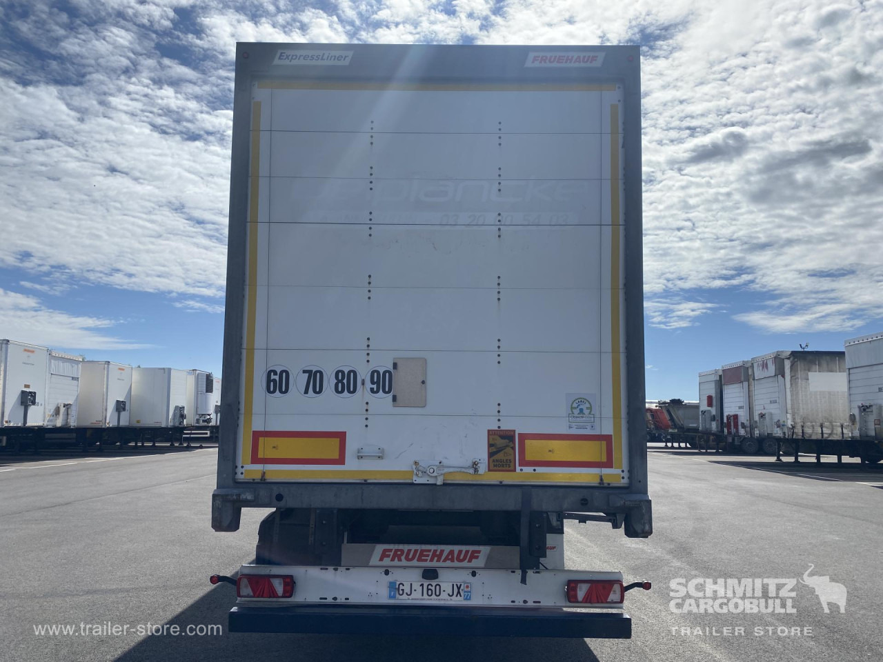 FRUEHAUF Dryfreight Standard Roller shutter door - Puspiekabe slēgtā virsbūve: foto 2 FRUEHAUF Dryfreight Standard Roller shutter door - Puspiekabe slēgtā virsbūve: foto 2