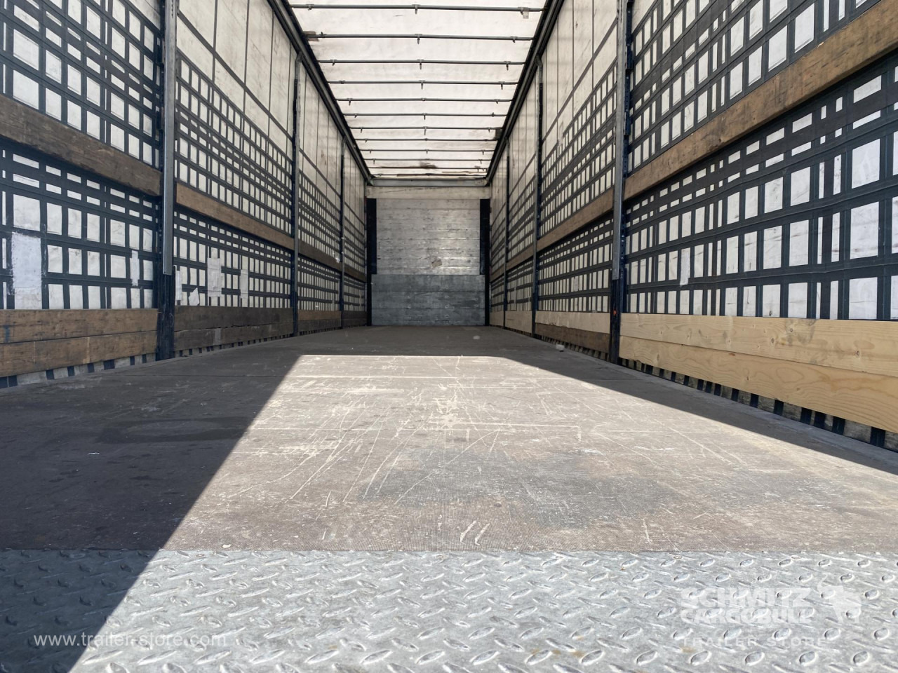 SCHMITZ Curtainsider Mega - Tenta puspiekabe: foto 5 SCHMITZ Curtainsider Mega - Tenta puspiekabe: foto 5