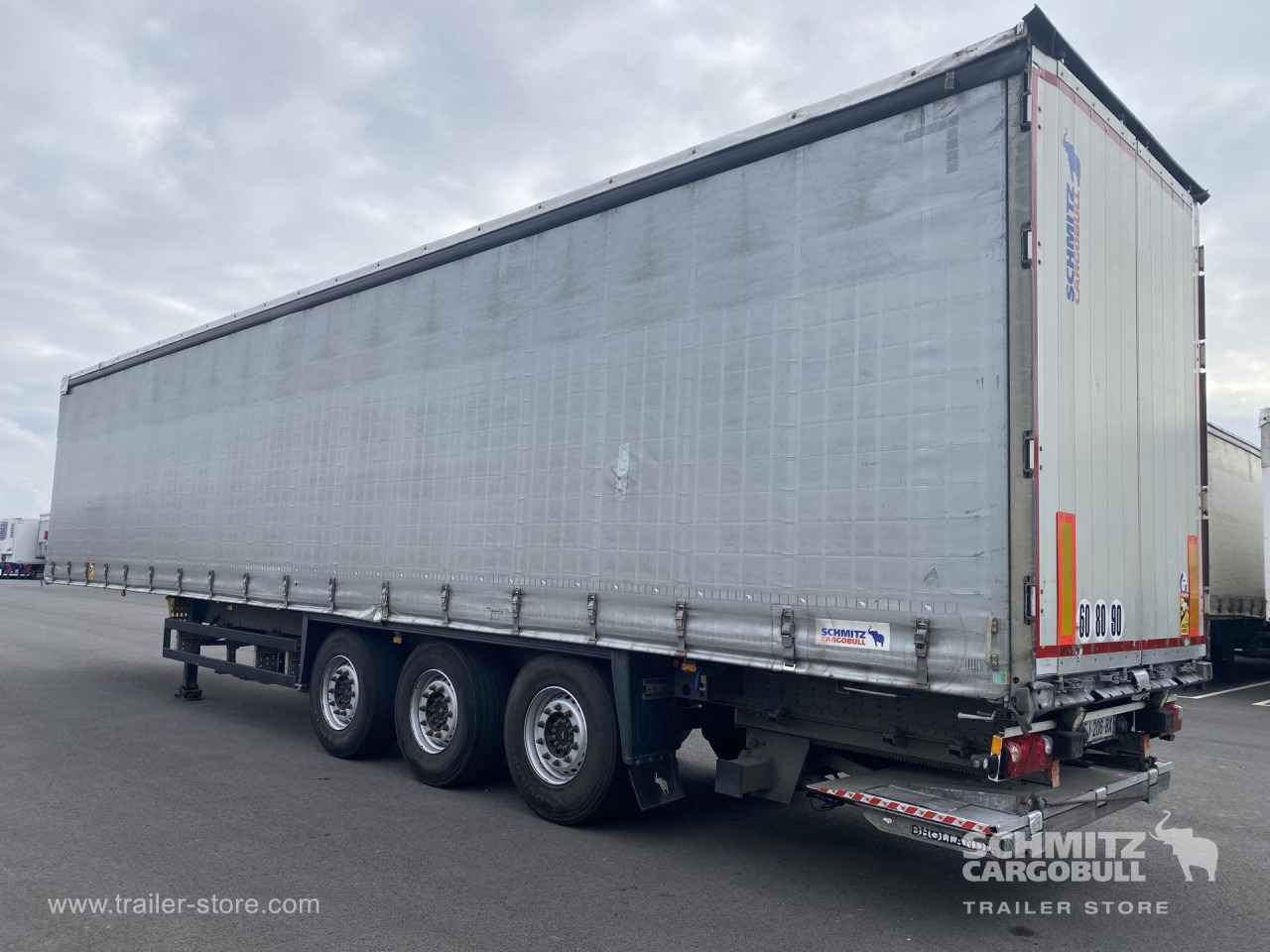 SCHMITZ Curtainsider Standard Taillift - Tenta puspiekabe: foto 3 SCHMITZ Curtainsider Standard Taillift - Tenta puspiekabe: foto 3