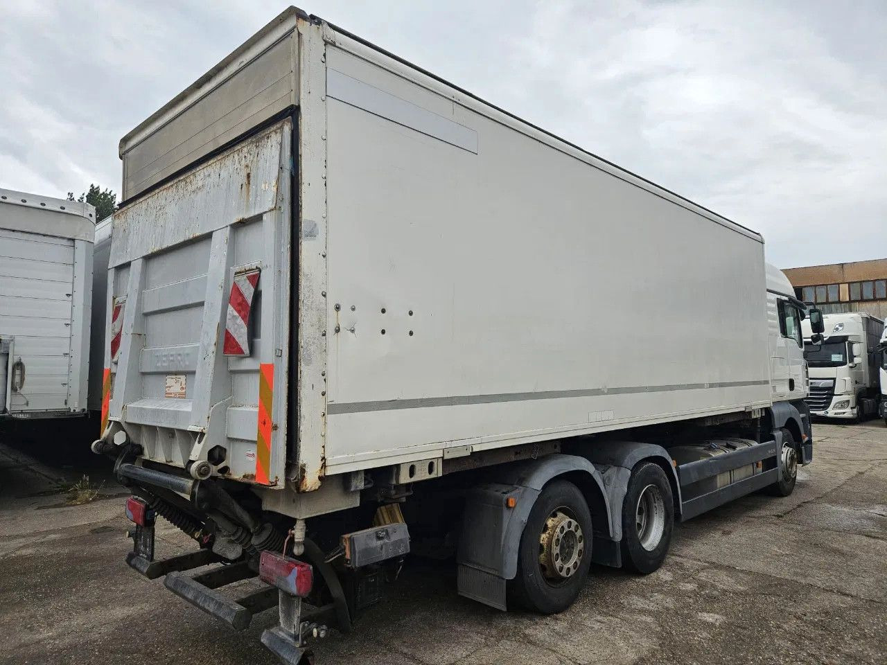 MAN TGA 26.400 BDF Tail Lift Euro5, New Smart2 Tacho - Konteineru vedējs/ Kravas automašīna ar noņemamā virsbūve: foto 3 MAN TGA 26.400 BDF Tail Lift Euro5, New Smart2 Tacho - Konteineru vedējs/ Kravas automašīna ar noņemamā virsbūve: foto 3