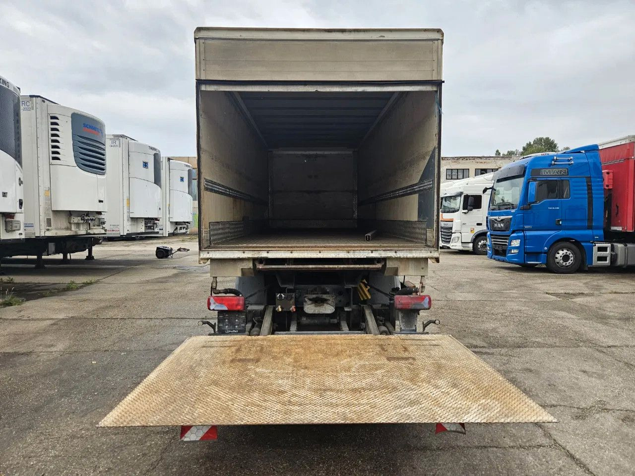 MAN TGA 26.400 BDF Tail Lift Euro5, New Smart2 Tacho - Konteineru vedējs/ Kravas automašīna ar noņemamā virsbūve: foto 5 MAN TGA 26.400 BDF Tail Lift Euro5, New Smart2 Tacho - Konteineru vedējs/ Kravas automašīna ar noņemamā virsbūve: foto 5
