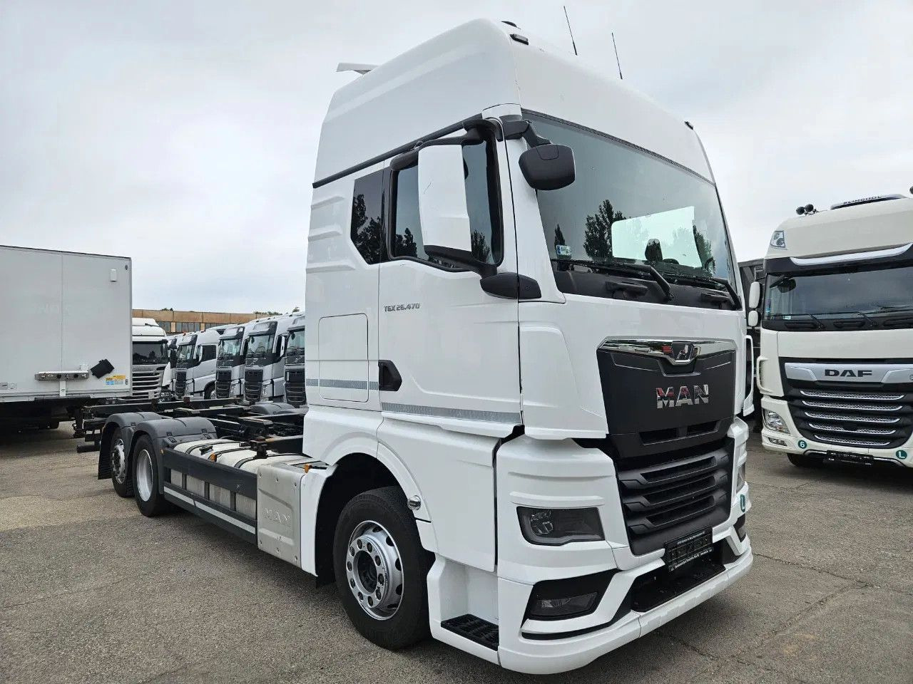 MAN TGX 26.470 XXL BDF 6x2 2 units, NAVI, Lift Axle - Konteineru vedējs/ Kravas automašīna ar noņemamā virsbūve: foto 2 MAN TGX 26.470 XXL BDF 6x2 2 units, NAVI, Lift Axle - Konteineru vedējs/ Kravas automašīna ar noņemamā virsbūve: foto 2