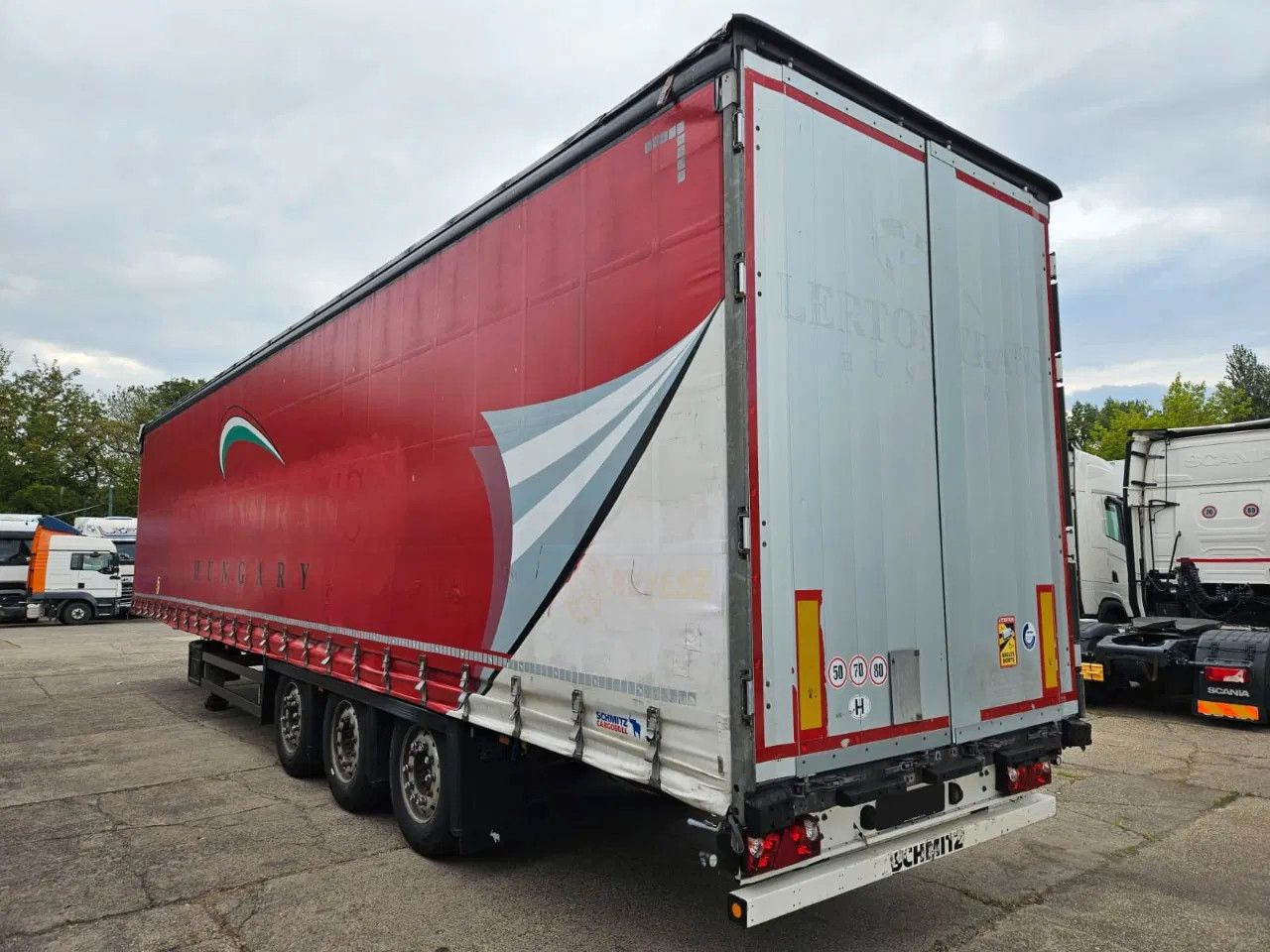 Schmitz Cargobull SCB S3T 60 unis in stock! 6 New tires, Alloy w. - Puspiekabe: foto 4 Schmitz Cargobull SCB S3T 60 unis in stock! 6 New tires, Alloy w. - Puspiekabe: foto 4