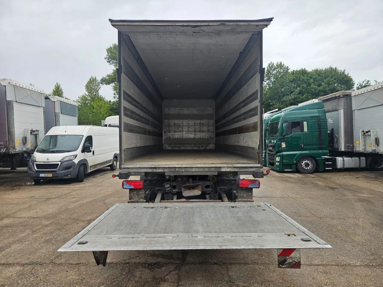 Scania R480 BOX Tail Lift Euro5 - Kravas automašīna ar slēgto virsbūvi: foto 5 Scania R480 BOX Tail Lift Euro5 - Kravas automašīna ar slēgto virsbūvi: foto 5