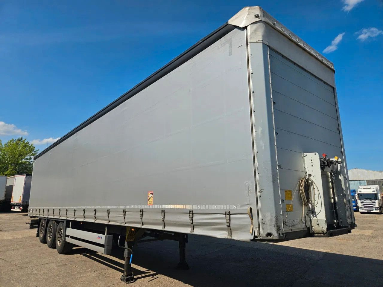 Schmitz Cargobull SCB S3T Standard 14 units! Lifting Axle A&C, XL - Tenta puspiekabe: foto 1 Schmitz Cargobull SCB S3T Standard 14 units! Lifting Axle A&C, XL - Tenta puspiekabe: foto 1