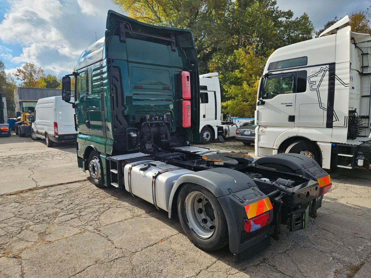 MAN TGX 18.470 XLX-Mega-Retarder-Standklima 4 units - Vilcējs: foto 3 MAN TGX 18.470 XLX-Mega-Retarder-Standklima 4 units - Vilcējs: foto 3