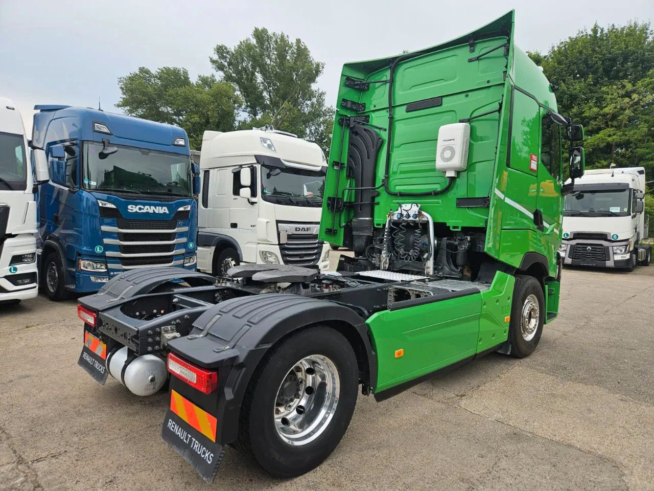 Renault T520 HSC, Navi, Standklima, Horns, Full Spoiler, - Vilcējs: foto 4 Renault T520 HSC, Navi, Standklima, Horns, Full Spoiler, - Vilcējs: foto 4