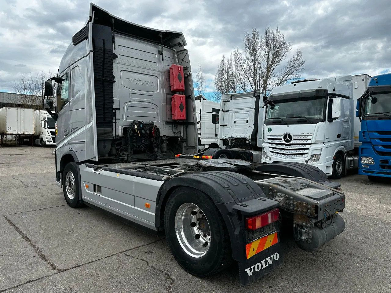 Volvo FH 500 ADR, I-Park, Alloy w. Leather seats, TV s - Vilcējs: foto 3 Volvo FH 500 ADR, I-Park, Alloy w. Leather seats, TV s - Vilcējs: foto 3