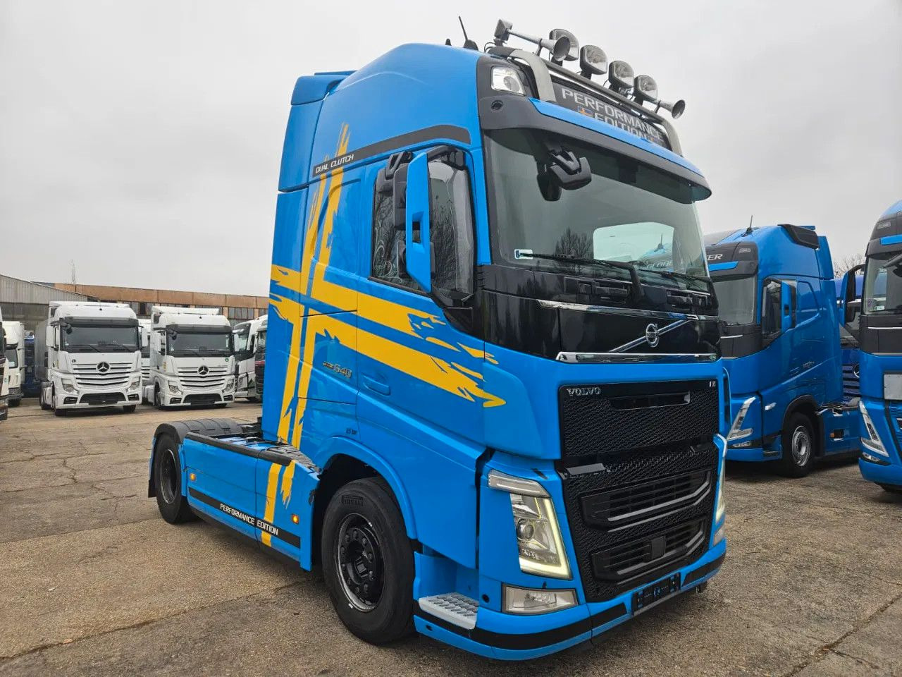 Volvo FH 540 Standard-XL-Dual Clutch Limited Edition-I - Vilcējs: foto 2 Volvo FH 540 Standard-XL-Dual Clutch Limited Edition-I - Vilcējs: foto 2