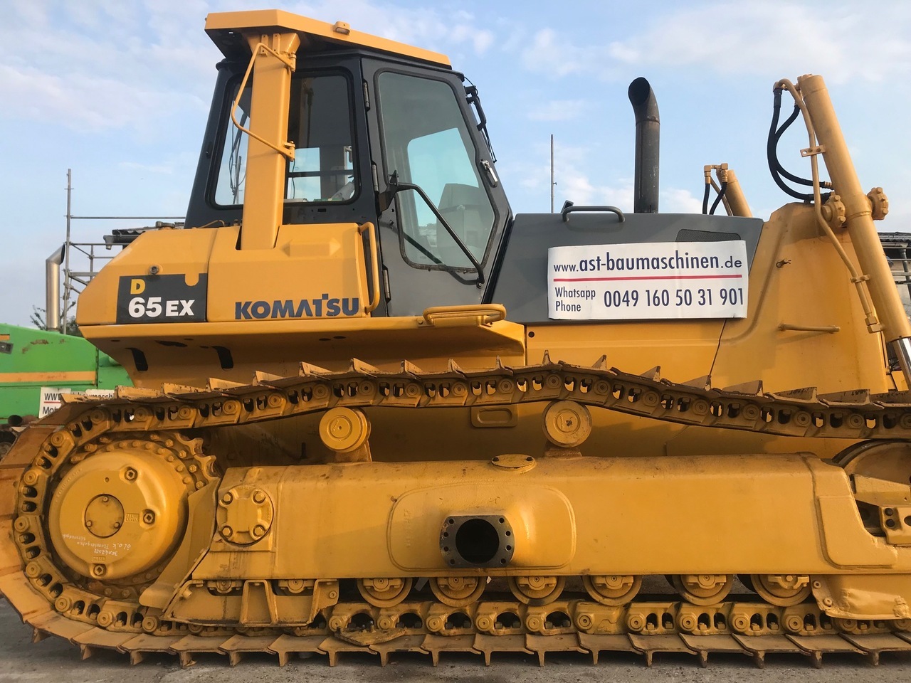 KOMATSU D65EX-12 mit Ripperventil - Buldozers: foto 1 KOMATSU D65EX-12 mit Ripperventil - Buldozers: foto 1