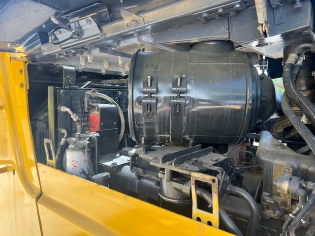 KOMATSU D65EX12 mit Ripperventil - Buldozers: foto 4 KOMATSU D65EX12 mit Ripperventil - Buldozers: foto 4