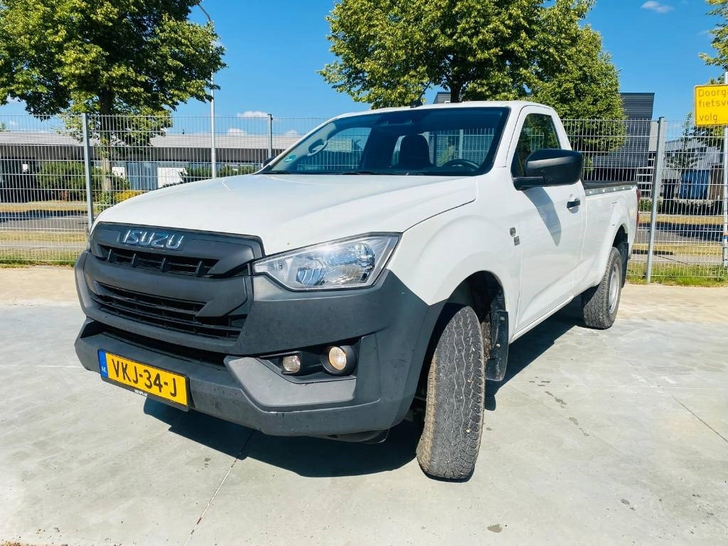 Isuzu D-Max Socage - Vieglā automašīna: foto 1 Isuzu D-Max Socage - Vieglā automašīna: foto 1