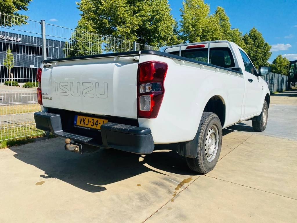 Isuzu D-Max Socage - Vieglā automašīna: foto 3 Isuzu D-Max Socage - Vieglā automašīna: foto 3