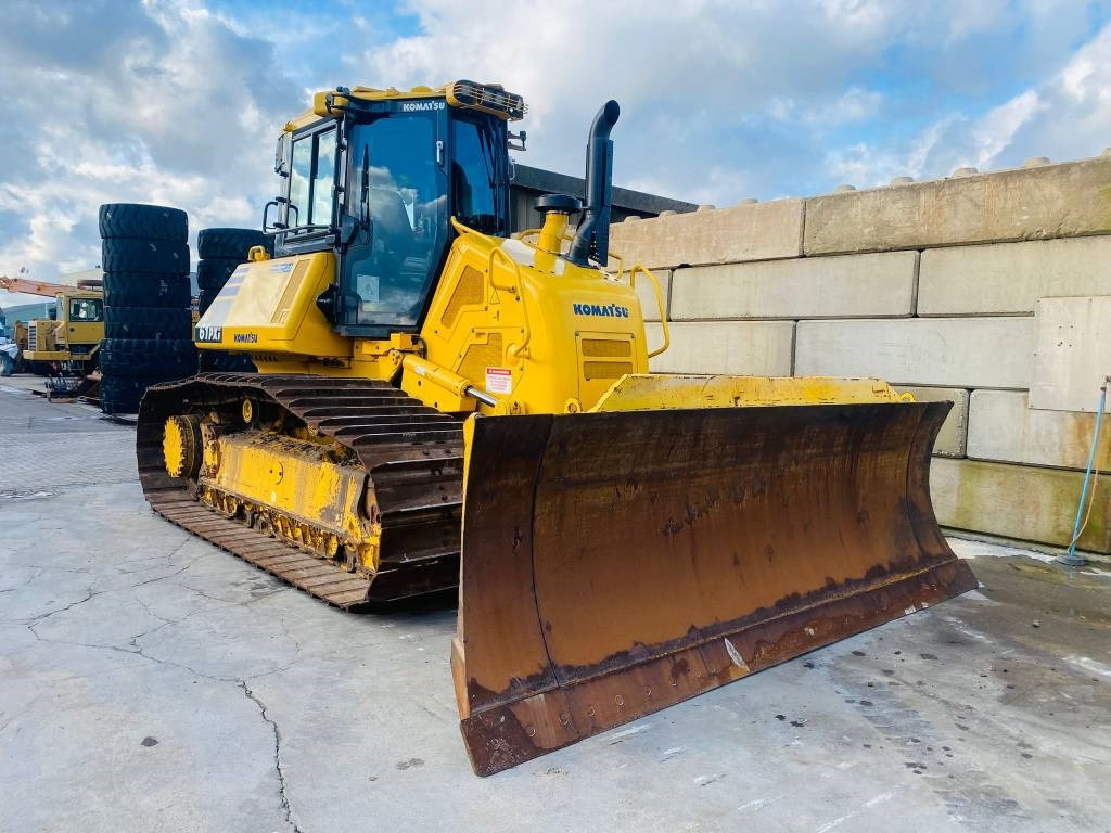 Komatsu D 61 PXI-24E0 - Buldozers: foto 3 Komatsu D 61 PXI-24E0 - Buldozers: foto 3