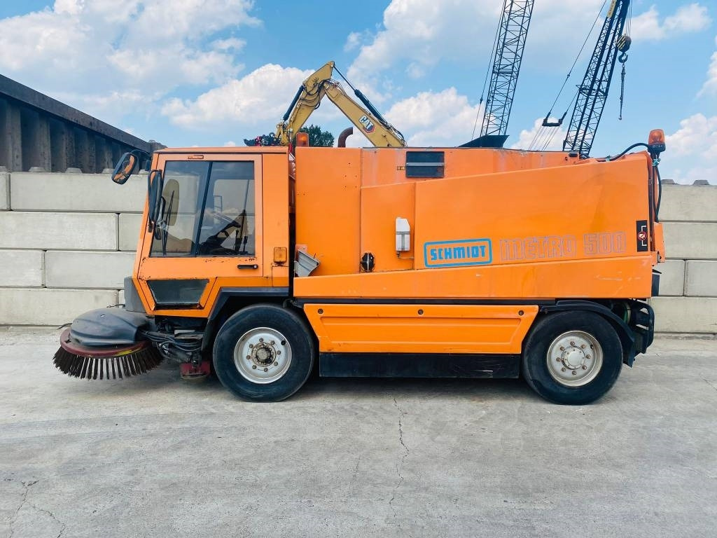 Schmidt metro 500 tx - Ielu tīrīšanas mašīna: foto 1 Schmidt metro 500 tx - Ielu tīrīšanas mašīna: foto 1