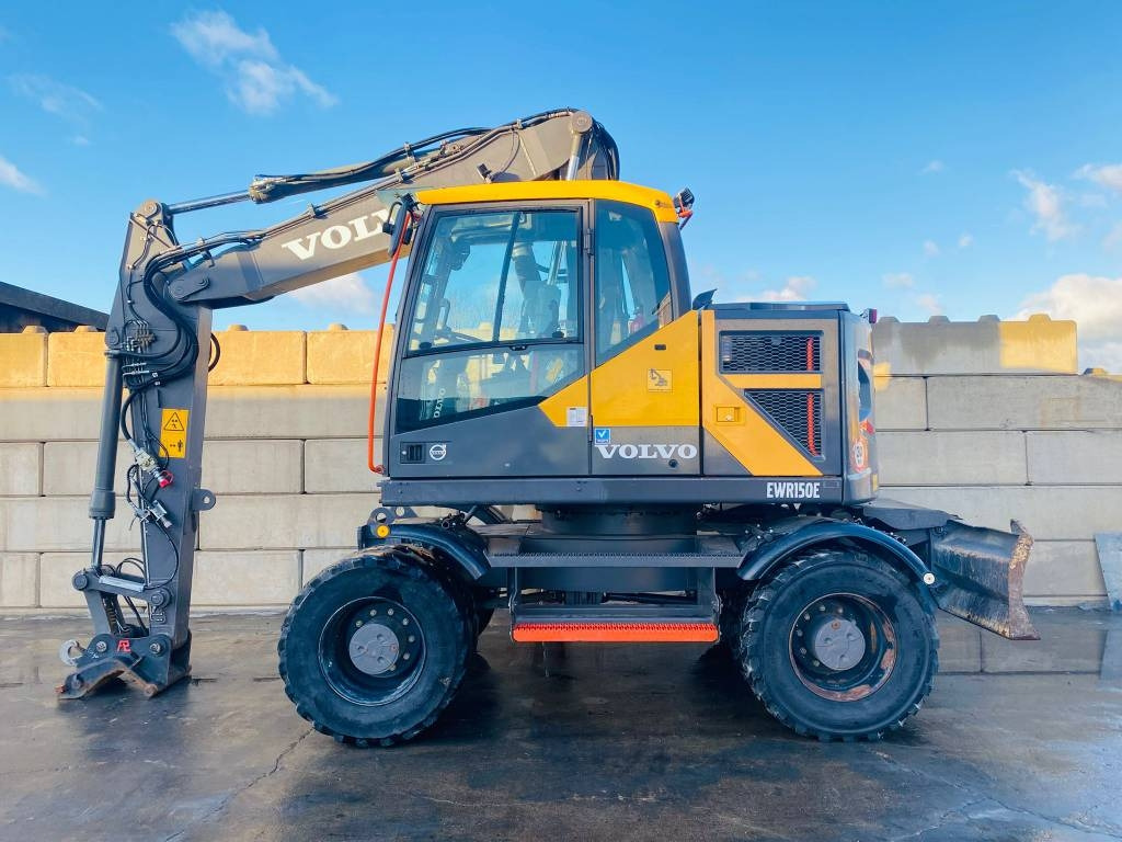 Volvo EWR 150 E - Riteņu ekskavators: foto 1 Volvo EWR 150 E - Riteņu ekskavators: foto 1