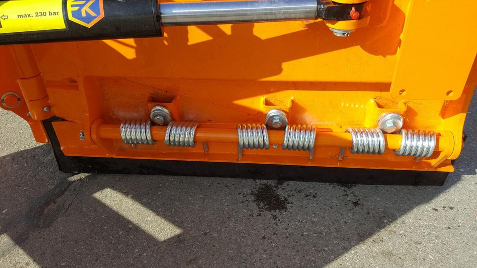 Schneeschild Vario 1,8m Schlepper Radlader Hoflader Kramer - Sniega arkls: foto 5 Schneeschild Vario 1,8m Schlepper Radlader Hoflader Kramer - Sniega arkls: foto 5