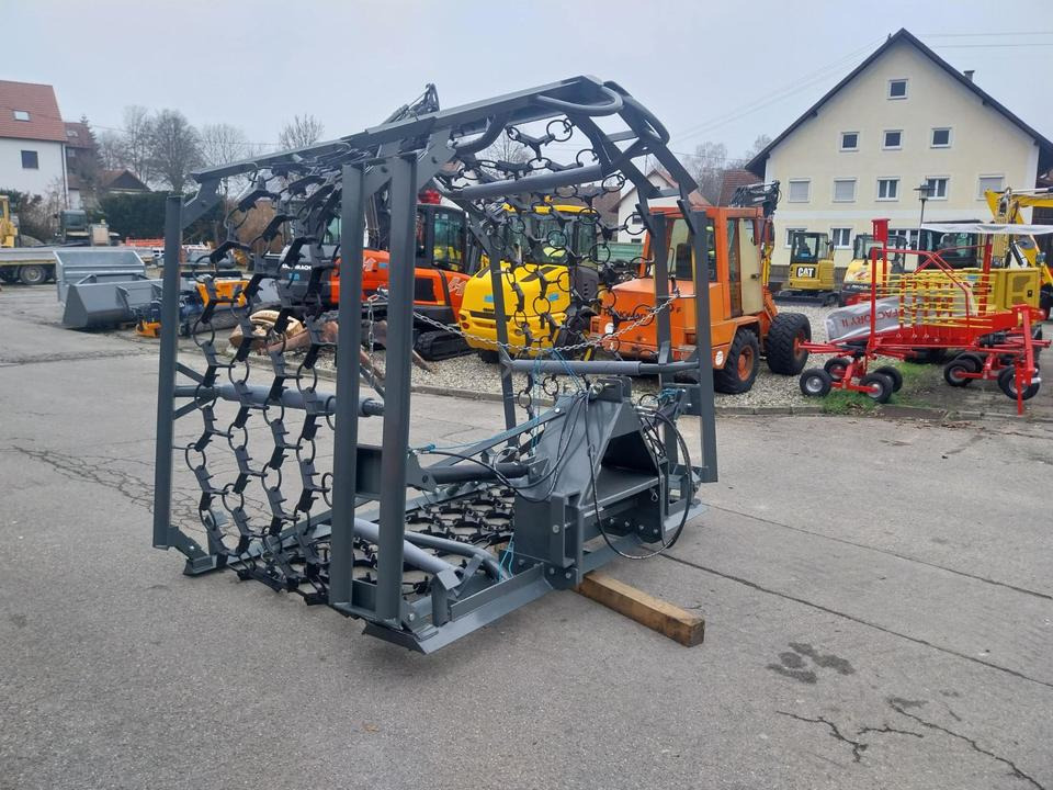 Wiesenegge 6 - 8m Wiesenstriegel Wiesenschleppe Schlepper - Pļavu ecēšā: foto 2 Wiesenegge 6 - 8m Wiesenstriegel Wiesenschleppe Schlepper - Pļavu ecēšā: foto 2