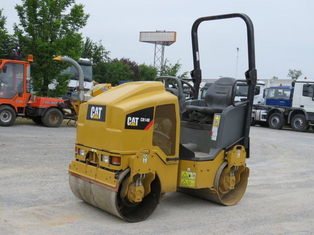 CAT Tandem-Vibrationswalze CB14 B Baumaschine - Veltnis: foto 1 CAT Tandem-Vibrationswalze CB14 B Baumaschine - Veltnis: foto 1