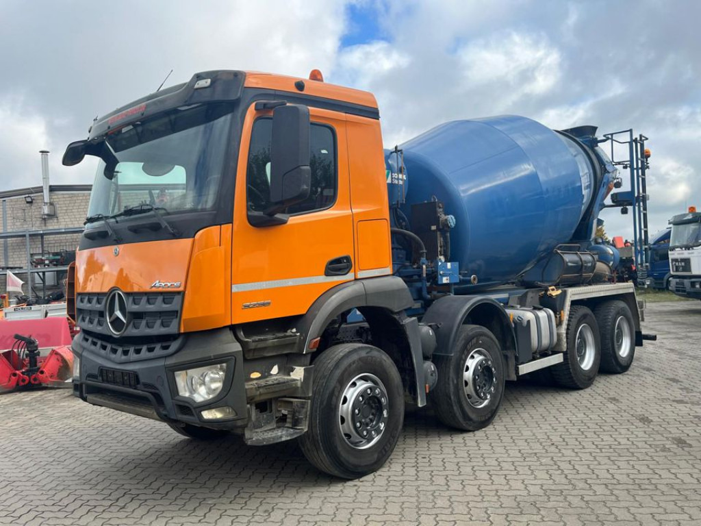 MERCEDES-BENZ Arocs 3236 8x4 Betonmischer Deutsch Top AP Achsen - Kravas automašīna: foto 1 MERCEDES-BENZ Arocs 3236 8x4 Betonmischer Deutsch Top AP Achsen - Kravas automašīna: foto 1