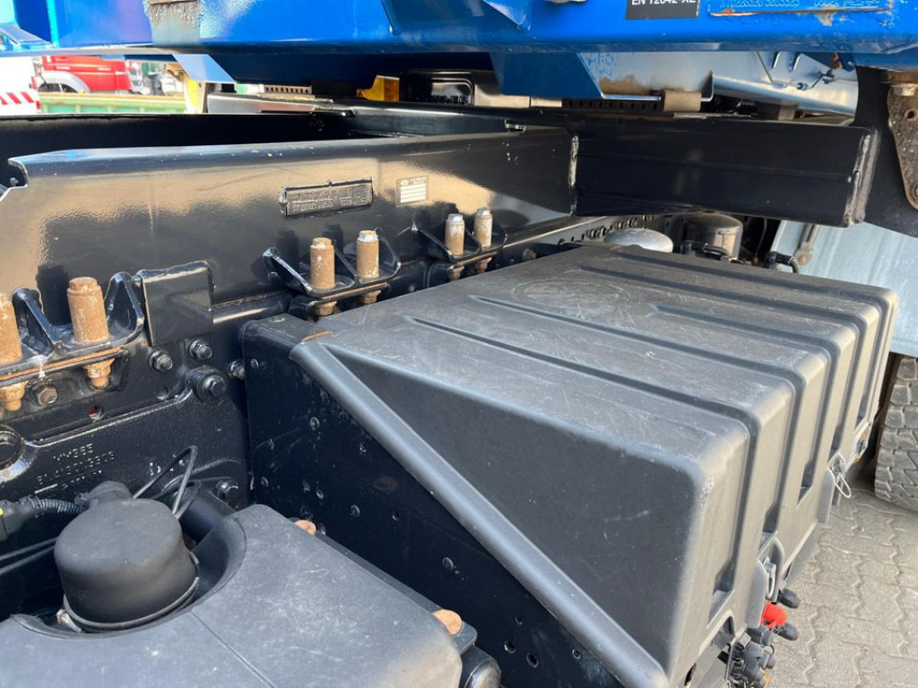 Kravas automašīna pašizgāzējs MAN MAN TG-S 3-Achs Allradkipper 26.440 6x6 Bordmatik Schalter: foto 10 Kravas automašīna pašizgāzējs MAN MAN TG-S 3-Achs Allradkipper 26.440 6x6 Bordmatik Schalter: foto 10