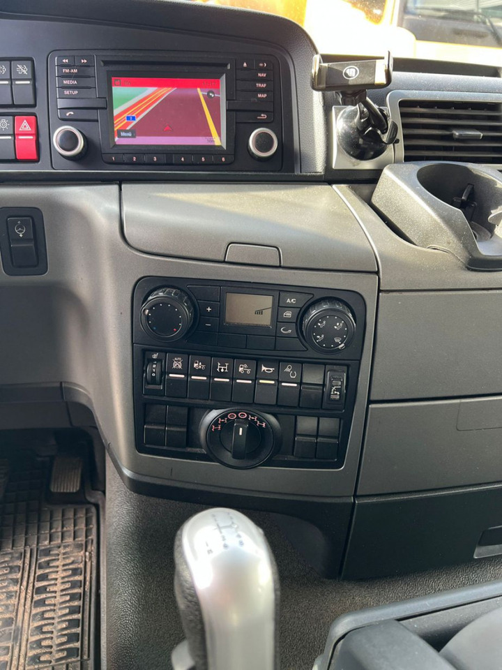 Kravas automašīna pašizgāzējs, Kravas auto ar manipulatoru MAN TG-S 2-Achs Allradkipper Kran 18.360 4x4 BL Funk: foto 6 Kravas automašīna pašizgāzējs, Kravas auto ar manipulatoru MAN TG-S 2-Achs Allradkipper Kran 18.360 4x4 BL Funk: foto 6