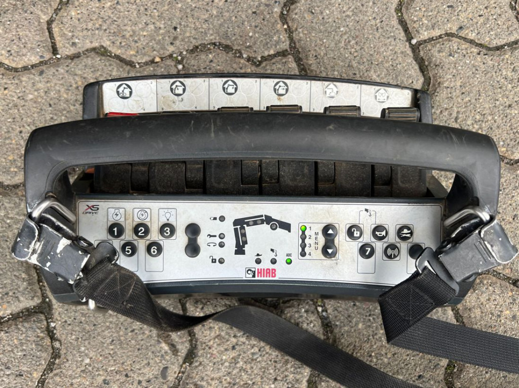 Kravas automašīna pašizgāzējs, Kravas auto ar manipulatoru MAN TG-S 2-Achs Allradkipper Kran 18.360 4x4 BL Funk: foto 9 Kravas automašīna pašizgāzējs, Kravas auto ar manipulatoru MAN TG-S 2-Achs Allradkipper Kran 18.360 4x4 BL Funk: foto 9