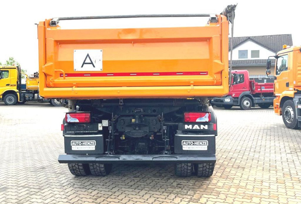 MAN TG-S 26.440 6x4 3-Achs Kipper Bordmatik - Kravas automašīna pašizgāzējs: foto 5 MAN TG-S 26.440 6x4 3-Achs Kipper Bordmatik - Kravas automašīna pašizgāzējs: foto 5