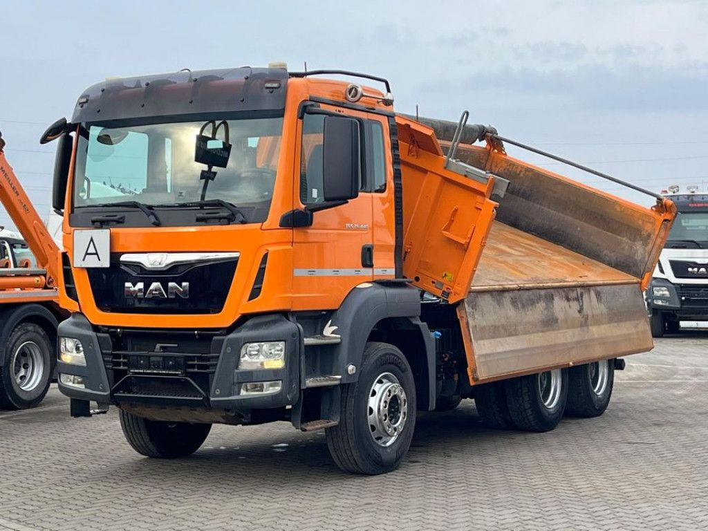 MAN TG-S 26.440 6x4 3-Achs Kipper Bordmatik - Kravas automašīna pašizgāzējs: foto 1 MAN TG-S 26.440 6x4 3-Achs Kipper Bordmatik - Kravas automašīna pašizgāzējs: foto 1