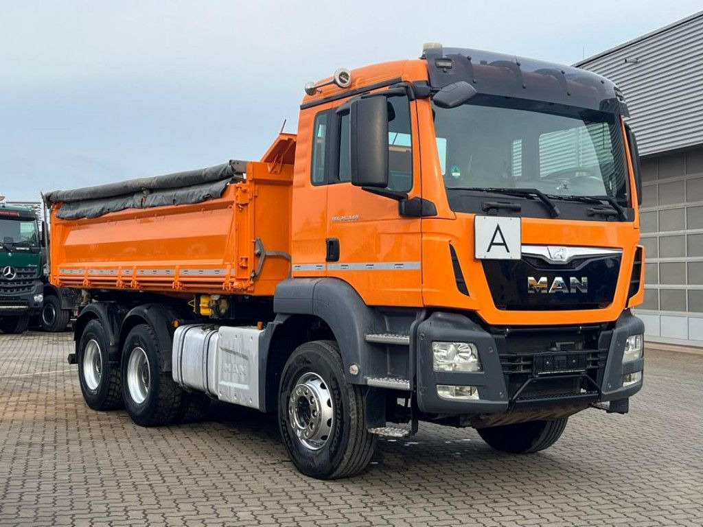 MAN TG-S 26.440 6x4 3-Achs Kipper Bordmatik - Kravas automašīna pašizgāzējs: foto 2 MAN TG-S 26.440 6x4 3-Achs Kipper Bordmatik - Kravas automašīna pašizgāzējs: foto 2