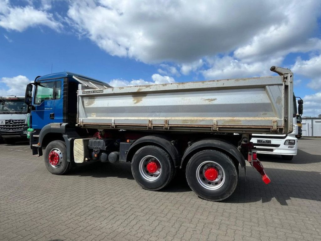 MAN TG-S 26.440 6x4 BB 3-Achs Kipper MeillerSchalter MAN TG-S 26.440 6x4 BB 3-Achs Kipper MeillerSchalter - Kravas automašīna pašizgāzējs: foto 5 MAN TG-S 26.440 6x4 BB 3-Achs Kipper MeillerSchalter MAN TG-S 26.440 6x4 BB 3-Achs Kipper MeillerSchalter - Kravas automašīna pašizgāzējs: foto 5