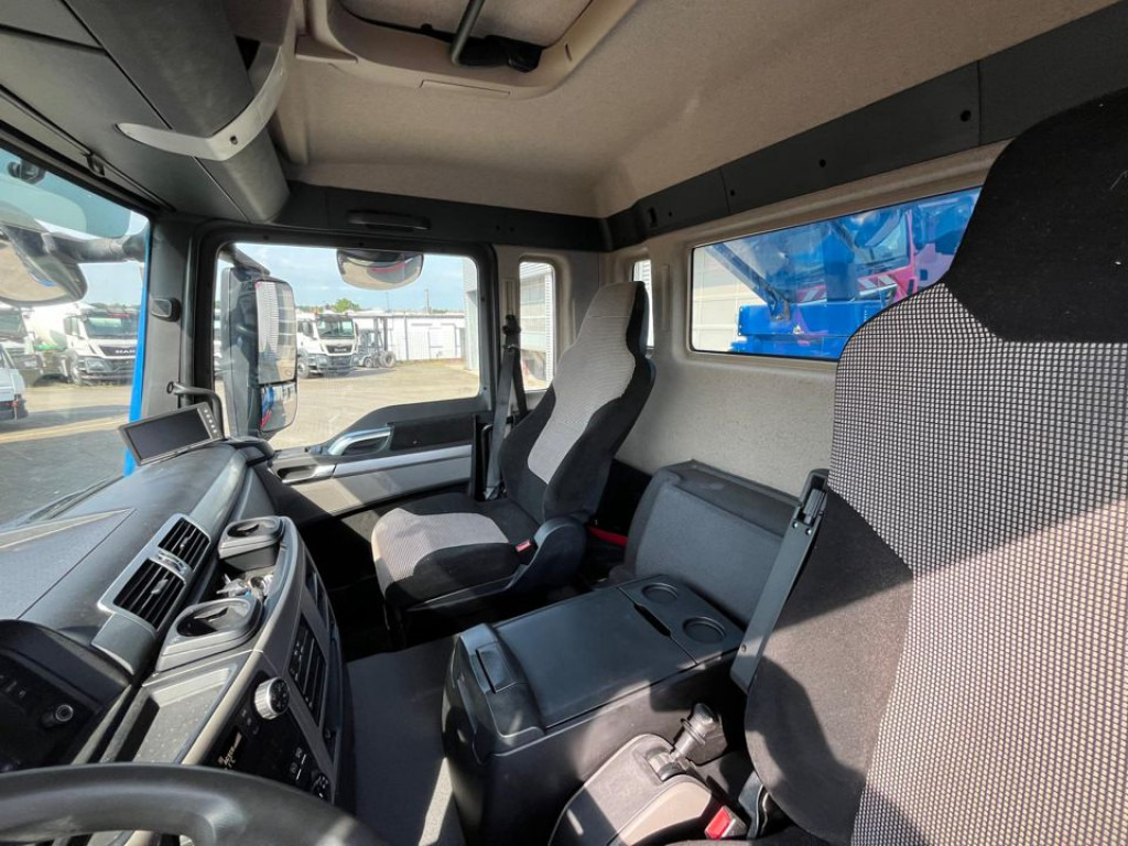 MAN TG-S 26.500 6x6 BB 3-Achs Allradkipper Bordmatik - Kravas automašīna pašizgāzējs: foto 4 MAN TG-S 26.500 6x6 BB 3-Achs Allradkipper Bordmatik - Kravas automašīna pašizgāzējs: foto 4