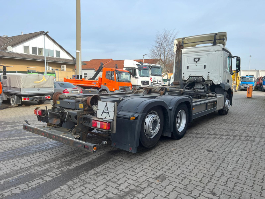 MERCEDES-BENZ Actros neu 2543 L 6x2 Abrollkipper Meiller Funk - Pacēlājs ar āķi: foto 4 MERCEDES-BENZ Actros neu 2543 L 6x2 Abrollkipper Meiller Funk - Pacēlājs ar āķi: foto 4
