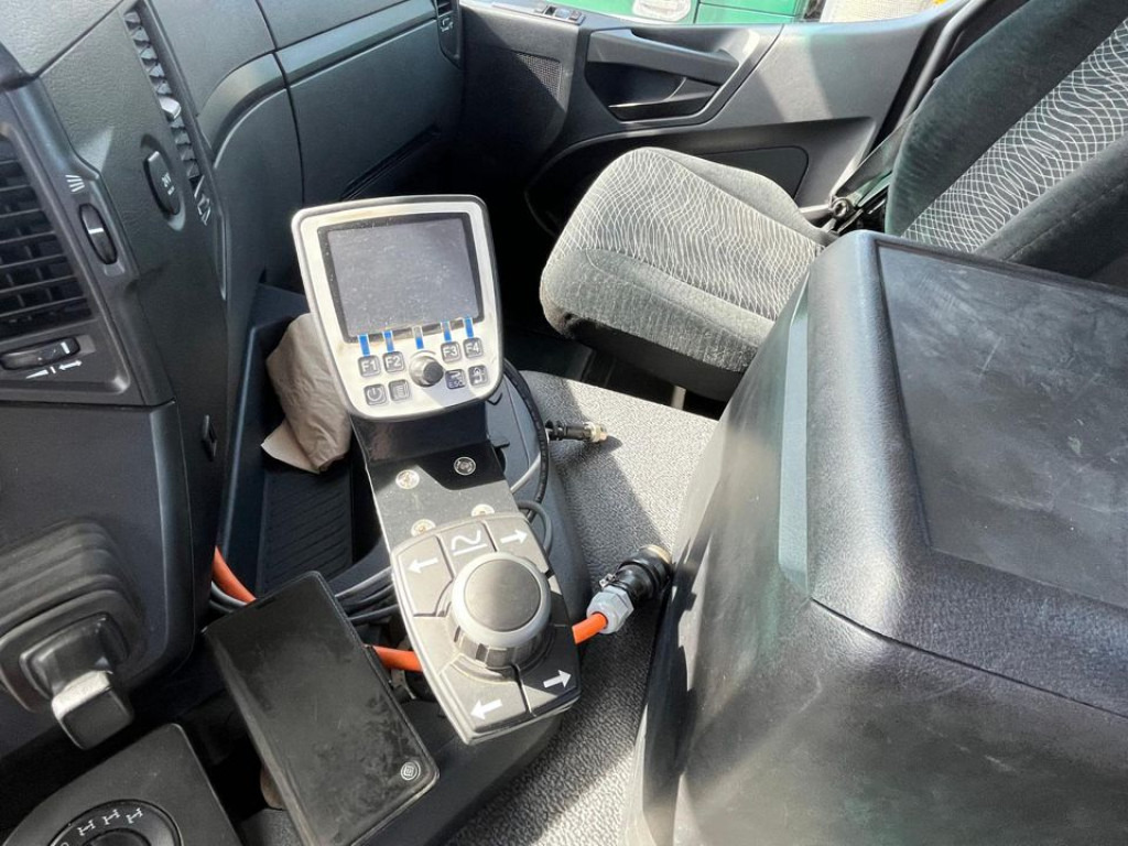 MERCEDES-BENZ Arocs 2135 AK 4x4 2-Achs Allradkipper Kommunalhydr. - Kravas automašīna pašizgāzējs: foto 2 MERCEDES-BENZ Arocs 2135 AK 4x4 2-Achs Allradkipper Kommunalhydr. - Kravas automašīna pašizgāzējs: foto 2