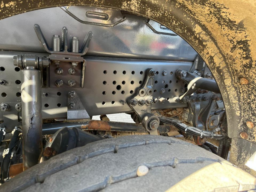 MERCEDES-BENZ Arocs 4145 8x8 4 Achs Muldenkipper Meiller - Kravas automašīna pašizgāzējs: foto 5 MERCEDES-BENZ Arocs 4145 8x8 4 Achs Muldenkipper Meiller - Kravas automašīna pašizgāzējs: foto 5