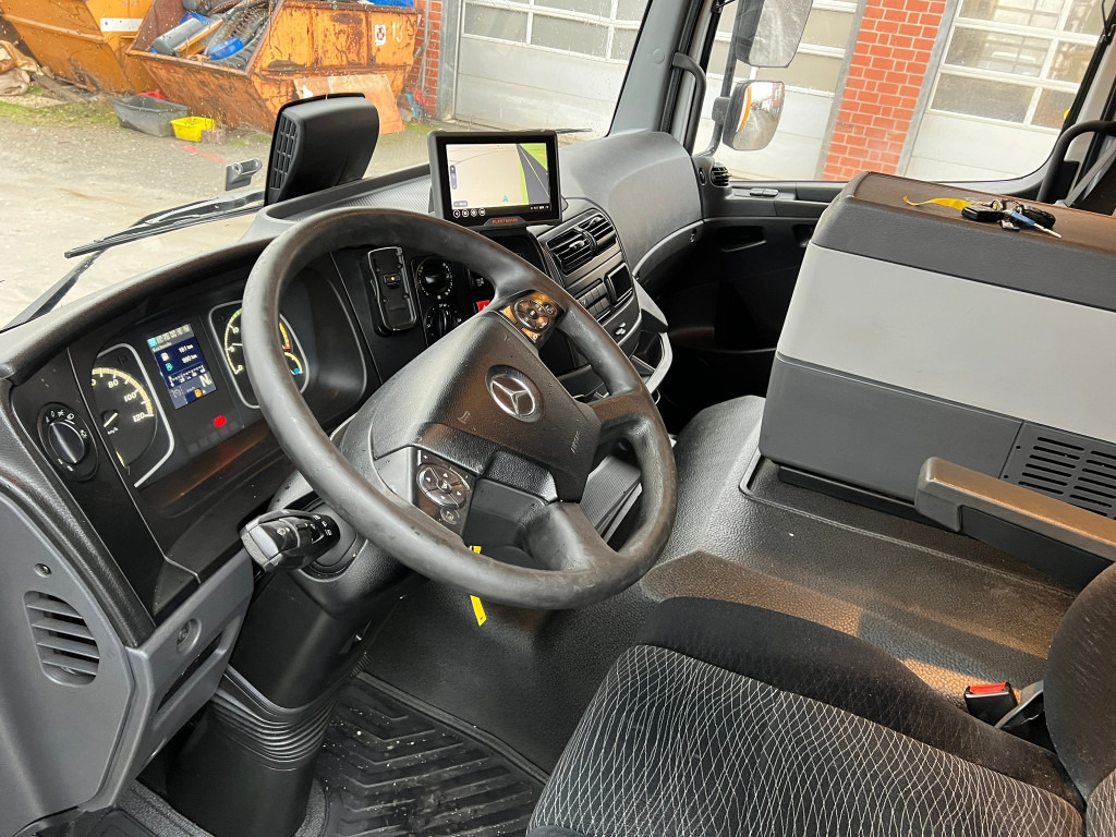 MERCEDES-BENZ Atego 1230 L Pritsche LBW Lg.Fhs Hochd. 7,2m+LBW - Kravas automašīna ar tentu: foto 5 MERCEDES-BENZ Atego 1230 L Pritsche LBW Lg.Fhs Hochd. 7,2m+LBW - Kravas automašīna ar tentu: foto 5