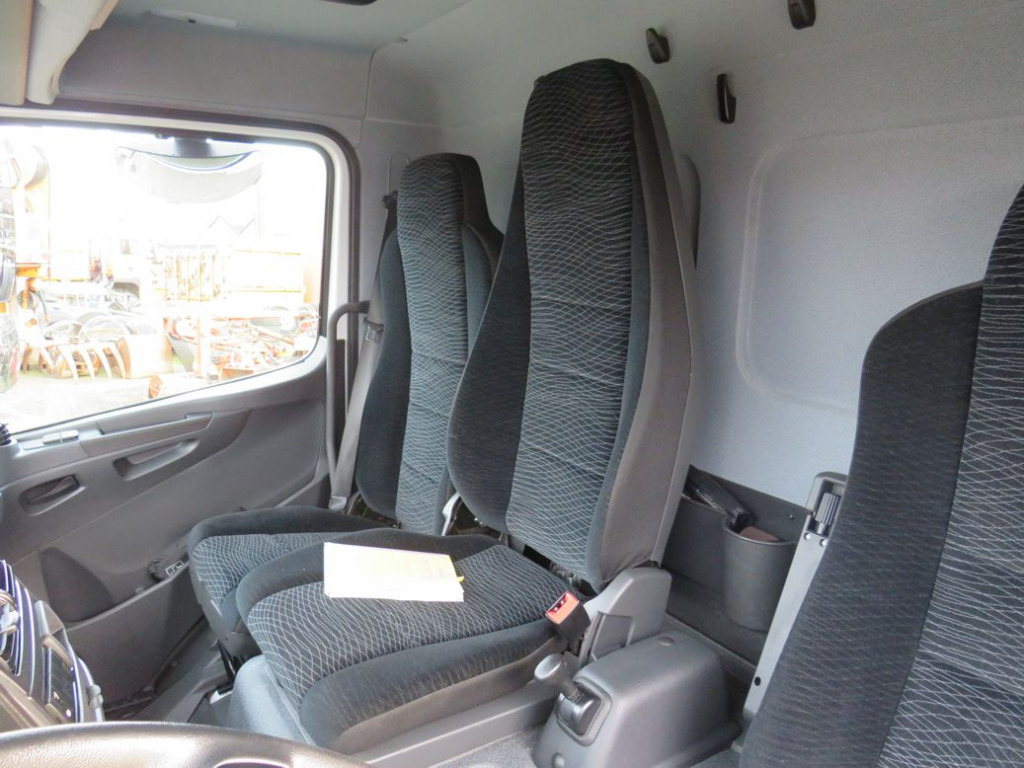 MERCEDES-BENZ Atego 818 L Pritsche LBW LBW 1 to AHK+Luftans - Furgons ar tentu: foto 3 MERCEDES-BENZ Atego 818 L Pritsche LBW LBW 1 to AHK+Luftans - Furgons ar tentu: foto 3