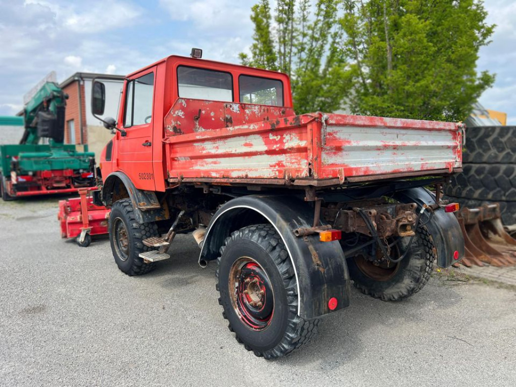 MERCEDES-BENZ Mercedes-Benz Unimog 2-Achs Allradkipper U 424 Front+Heckhydraulik Besen - Kravas automašīna pašizgāzējs: foto 4 MERCEDES-BENZ Mercedes-Benz Unimog 2-Achs Allradkipper U 424 Front+Heckhydraulik Besen - Kravas automašīna pašizgāzējs: foto 4