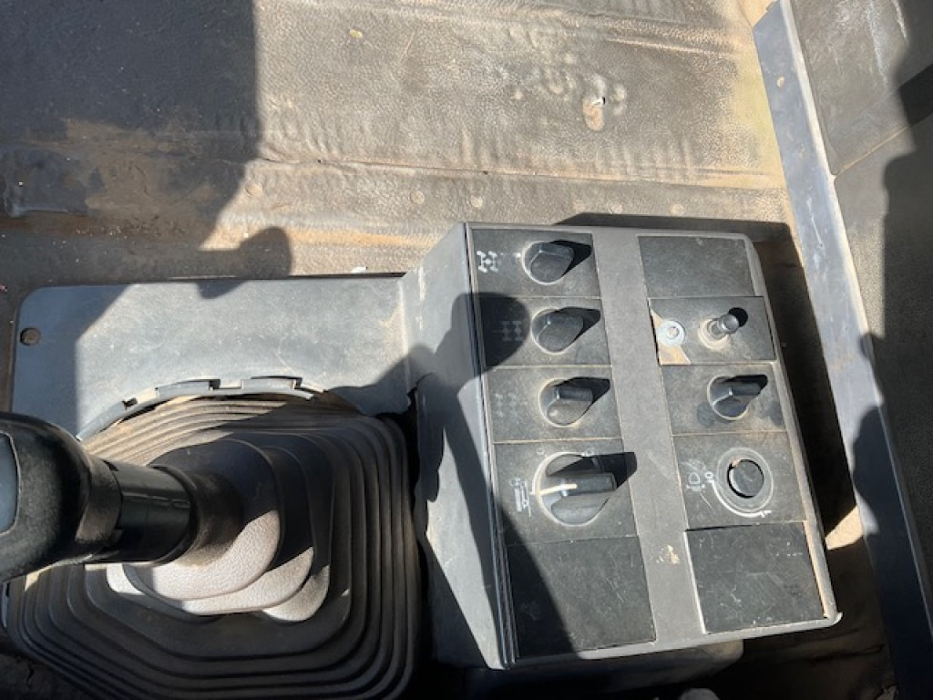 Kravas automašīna pašizgāzējs MERCEDES-BENZ SK 3535 AK 8x8 4 Achs Muldenkipper Meiller Deutsch: foto 10 Kravas automašīna pašizgāzējs MERCEDES-BENZ SK 3535 AK 8x8 4 Achs Muldenkipper Meiller Deutsch: foto 10